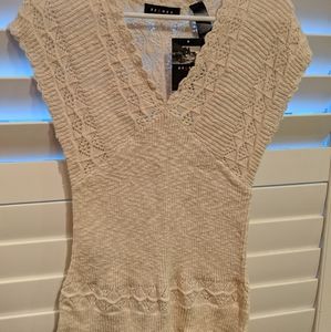 Sleeveless sweater tank top